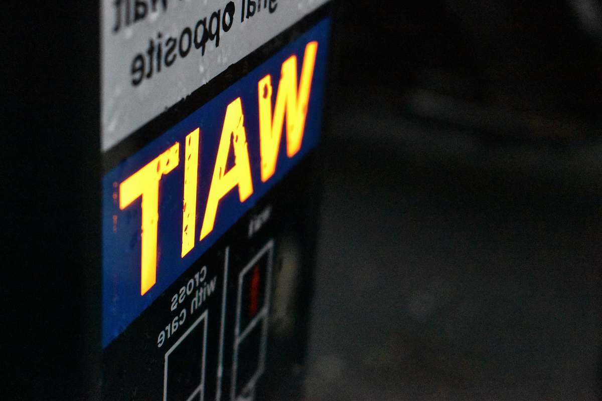arcade game machine device displaying wait yellow